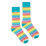 Sateenkaaren väriset raidalliset sukat